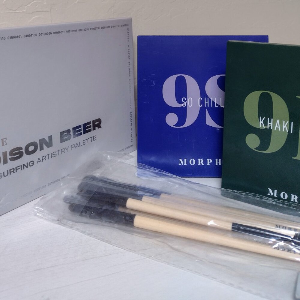 MORPHE PALETTES AND EYESHADOW BRUSH SET x MADISON BEER